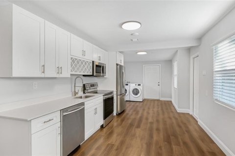Купить виллу или дом в Сарасота, Флорида 4 комнаты, 78.04м2, № 1911657 - фото 9