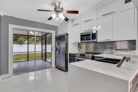 House in Orlando, Florida 2 bedrooms, 97.08 sq.m. № 1775664 - photo 4