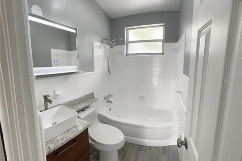 House in Orlando, Florida 2 bedrooms, 97.08 sq.m. № 1775664 - photo 7