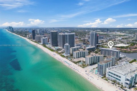 Снять в аренду кондоминиум в Халландейл-Бич, Флорида 2 спальни, 132.85м2, № 1991598 - фото 30