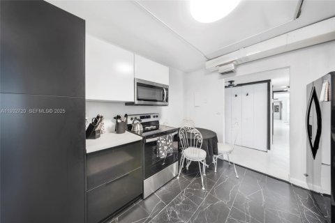 Снять в аренду кондоминиум в Халландейл-Бич, Флорида 2 спальни, 132.85м2, № 1991598 - фото 10