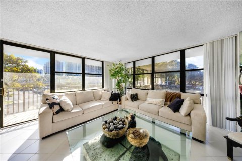 Снять в аренду кондоминиум в Халландейл-Бич, Флорида 2 спальни, 132.85м2, № 1991598 - фото 7