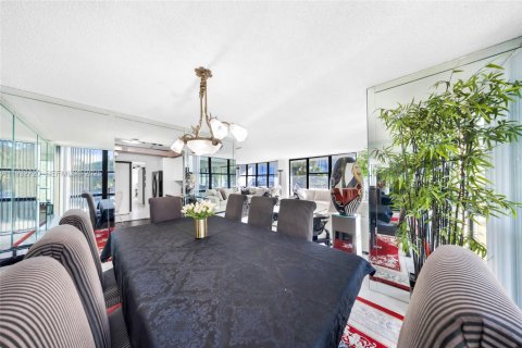 Снять в аренду кондоминиум в Халландейл-Бич, Флорида 2 спальни, 132.85м2, № 1991598 - фото 8