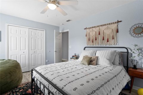 House in Orlando, Florida 5 bedrooms, 347.36 sq.m. № 2100031 - photo 26