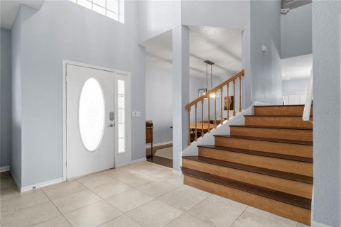 House in Orlando, Florida 5 bedrooms, 347.36 sq.m. № 2100031 - photo 4