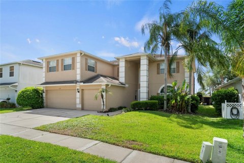 House in Orlando, Florida 5 bedrooms, 347.36 sq.m. № 2100031 - photo 3