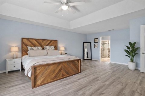 House in Orlando, Florida 5 bedrooms, 347.36 sq.m. № 2100031 - photo 18