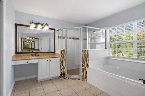 House in Orlando, Florida 5 bedrooms, 347.36 sq.m. № 2100031 - photo 21