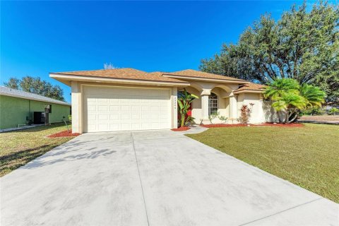 Villa ou maison à vendre à Punta Gorda, Floride: 3 chambres, 205.13 m2 № 2135879 - photo 9