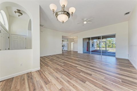 Villa ou maison à vendre à Punta Gorda, Floride: 3 chambres, 205.13 m2 № 2135879 - photo 15