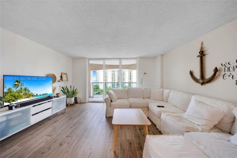 Condominio en venta en Hollywood, Florida, 2 dormitorios, 123.93 m2 № 2152638 - foto 9