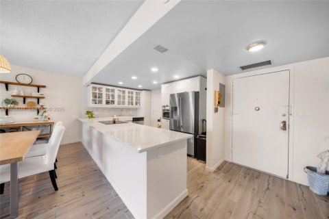 Condominio en venta en Hollywood, Florida, 2 dormitorios, 123.93 m2 № 2152638 - foto 12