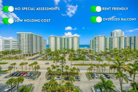 Condominio en venta en Hollywood, Florida, 2 dormitorios, 123.93 m2 № 2152638 - foto 2