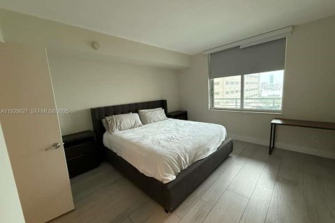 Condominio en alquiler en Miami, Florida, 1 dormitorio, 78.6 m2 № 1988625 - foto 7