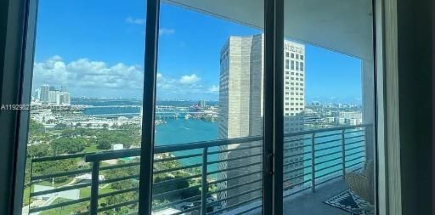 Condominio en Miami, Florida, 1 dormitorio  № 1988625