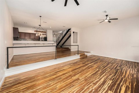 Townhouse in Tarpon Springs, Florida 3 bedrooms, 211.35 sq.m. № 2406881 - photo 11