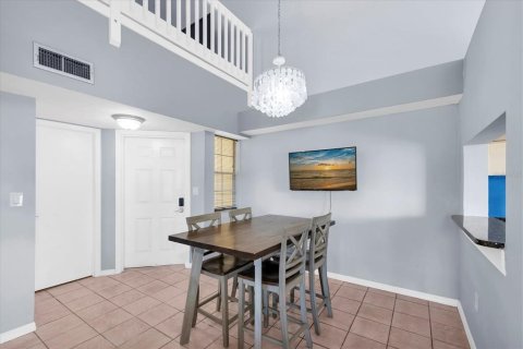 Condo in Saint Petersburg, Florida, 2 bedrooms № 2211901 - photo 14