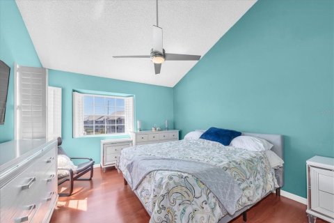 Condo in Saint Petersburg, Florida, 2 bedrooms № 2211901 - photo 15