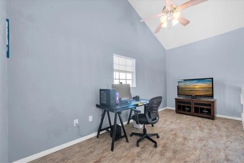 Condo in Saint Petersburg, Florida, 2 bedrooms № 2211901 - photo 22