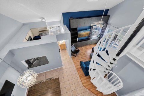 Condo in Saint Petersburg, Florida, 2 bedrooms № 2211901 - photo 7