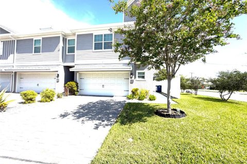 Townhouse in Tampa, Florida 3 bedrooms, 178.37 sq.m. № 2349516