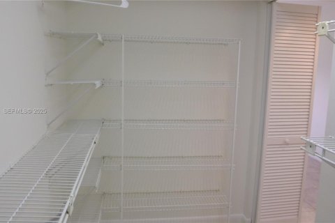 Condominio en venta en Pembroke Pines, Florida, 2 dormitorios, 110.74 m2 № 1982725 - foto 26