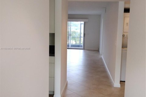 Condominio en venta en Pembroke Pines, Florida, 2 dormitorios, 110.74 m2 № 1982725 - foto 6