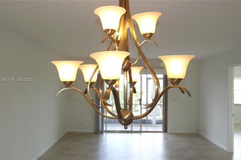 Condominio en venta en Pembroke Pines, Florida, 2 dormitorios, 110.74 m2 № 1982725 - foto 4