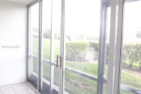 Condominio en venta en Pembroke Pines, Florida, 2 dormitorios, 110.74 m2 № 1982725 - foto 30