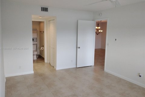 Condominio en venta en Pembroke Pines, Florida, 2 dormitorios, 110.74 m2 № 1982725 - foto 16