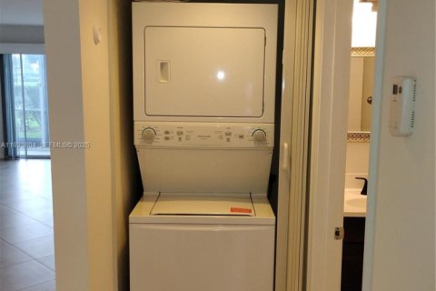 Condominio en venta en Pembroke Pines, Florida, 2 dormitorios, 110.74 m2 № 1982725 - foto 12