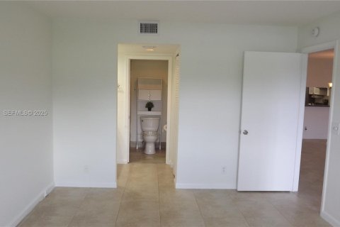 Condominio en venta en Pembroke Pines, Florida, 2 dormitorios, 110.74 m2 № 1982725 - foto 7
