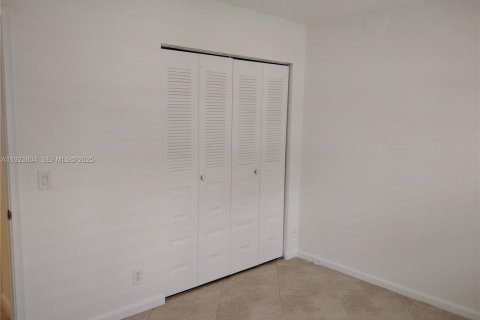 Condominio en venta en Pembroke Pines, Florida, 2 dormitorios, 110.74 m2 № 1982725 - foto 10