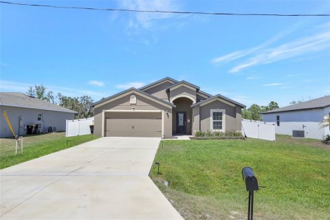 Villa ou maison à vendre à Poinciana, Floride: 4 chambres, 175.21 m2 № 1911505 - photo 2