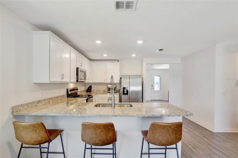 Villa ou maison à vendre à Poinciana, Floride: 4 chambres, 175.21 m2 № 1911505 - photo 12