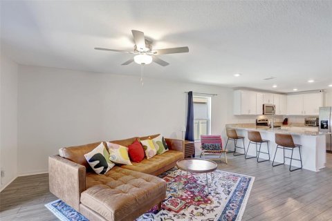 Villa ou maison à vendre à Poinciana, Floride: 4 chambres, 175.21 m2 № 1911505 - photo 6