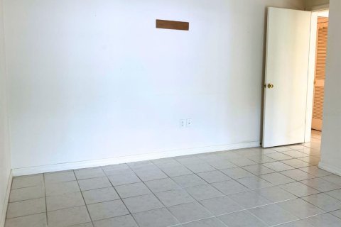 Condo in Lutz, Florida, 1 bedroom  № 1758154 - photo 27