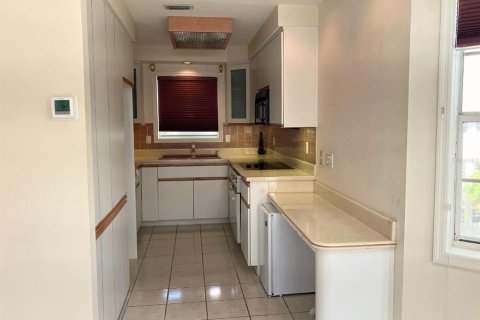 Condo in Lutz, Florida, 1 bedroom  № 1758154 - photo 16