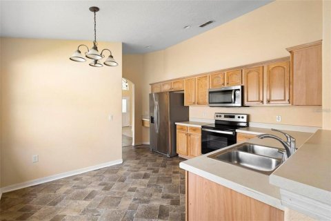 House in Deltona, Florida 4 bedrooms, 195.65 sq.m. № 2108858 - photo 8