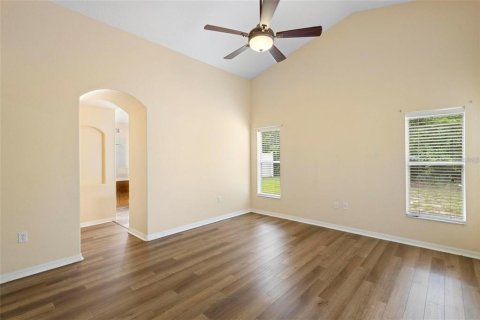 House in Deltona, Florida 4 bedrooms, 195.65 sq.m. № 2108858 - photo 13