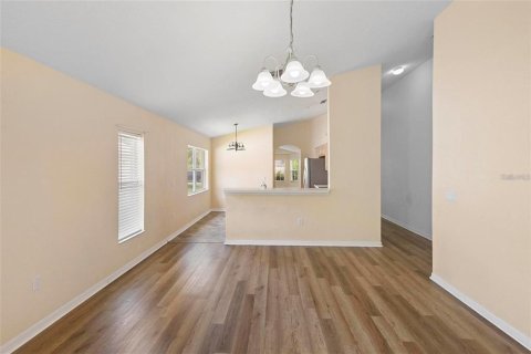 House in Deltona, Florida 4 bedrooms, 195.65 sq.m. № 2108858 - photo 10