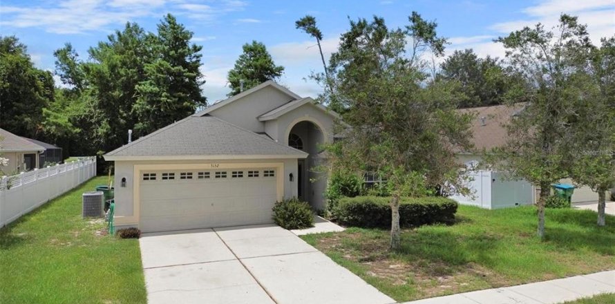 House in Deltona, Florida 4 bedrooms, 195.65 sq.m. № 2108858