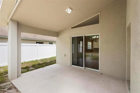 House in Deltona, Florida 4 bedrooms, 195.65 sq.m. № 2108858 - photo 25