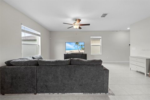 House in Spring Hill, Florida 4 bedrooms, 172.8 sq.m. № 1802937 - photo 11