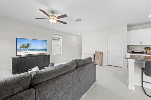 House in Spring Hill, Florida 4 bedrooms, 172.8 sq.m. № 1802937 - photo 12