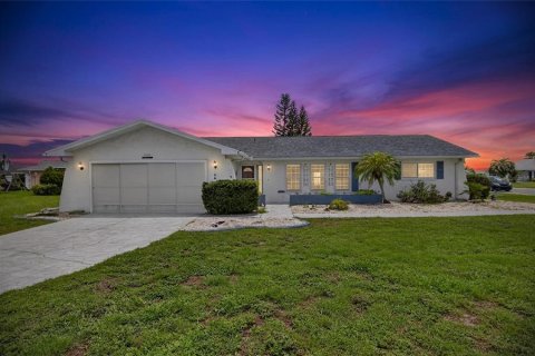 House in Sun City Center, Florida 3 bedrooms, 143.53 sq.m. № 2298304