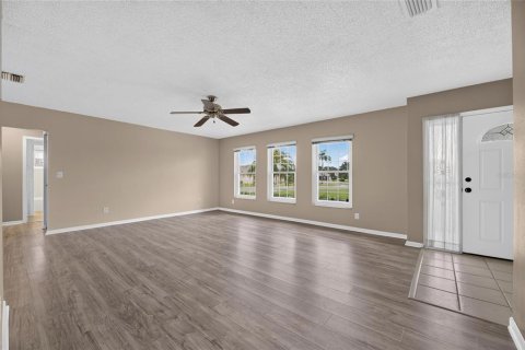 Villa ou maison à vendre à Sun City Center, Floride: 3 chambres, 143.53 m2 № 2298304 - photo 10