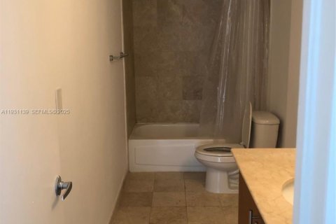 Copropriété à louer à Bal Harbour, Floride: 1 chambre, 83.24 m2 № 1989607 - photo 13