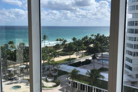 Copropriété à louer à Bal Harbour, Floride: 1 chambre, 83.24 m2 № 1989607 - photo 2