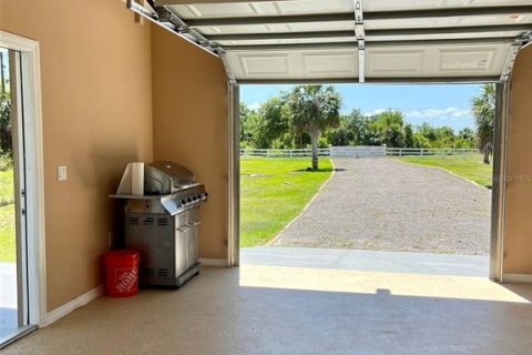 House in Punta Gorda, Florida 3 bedrooms, 126.16 sq.m. № 1721460 - photo 11